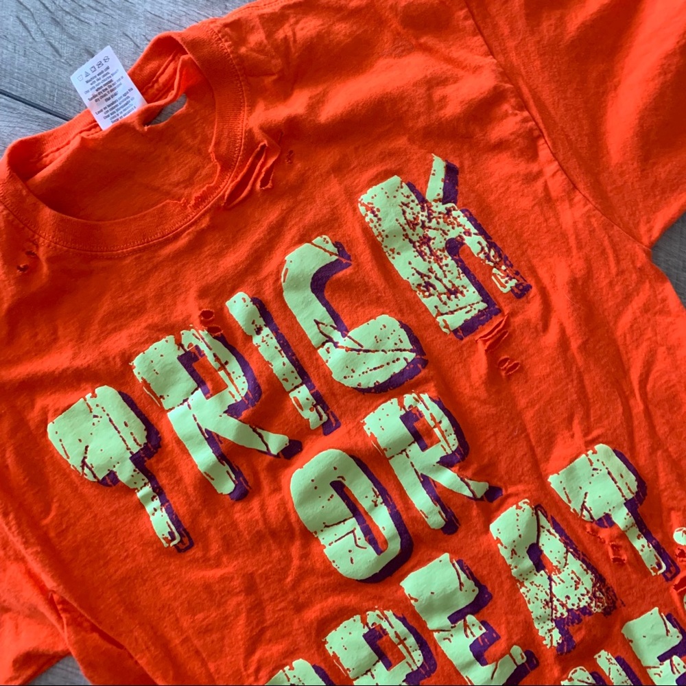 Restyled distressed trick or treat Halloween tee